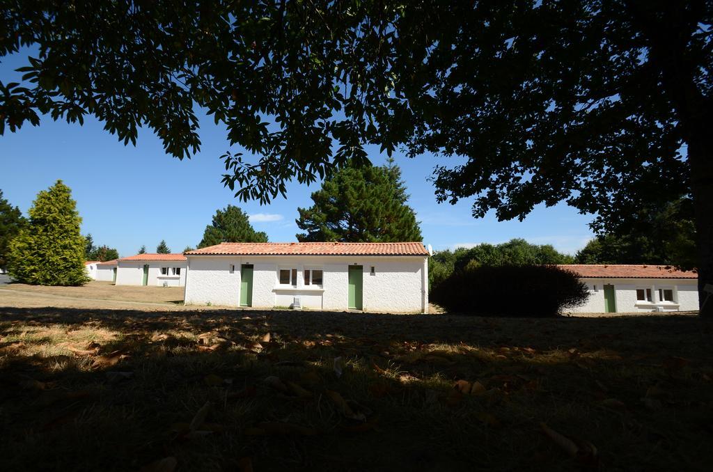 Village Vacances De Chantonnay Exterior photo